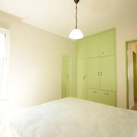 Bright Retro 2br Flat Near The Sea And Bagdad Ave Appartement *